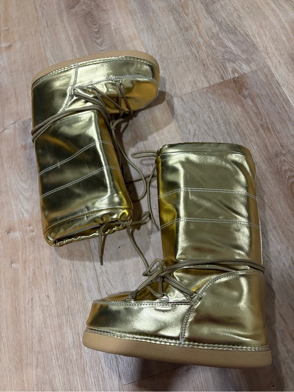 Cape Robbin Snowbell Puffy Moon Boots in Gold